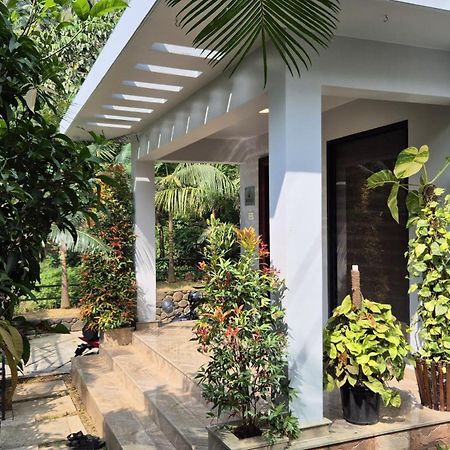 Orchid Villa Pinangode エクステリア 写真